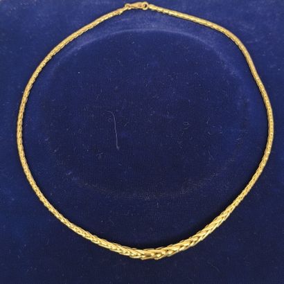 Necklace in gold 750°/°° with braided links....