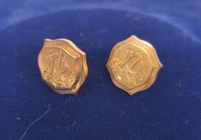 Pair of cufflinks in 750°/°° hollow gold....