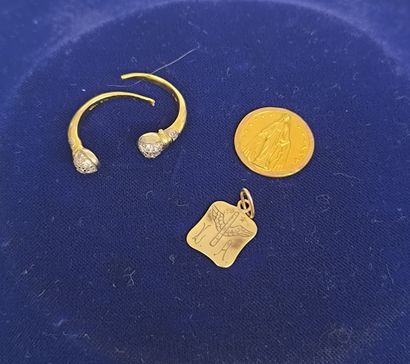 Scrap ring in 750°/°° gold, diamond-paved....