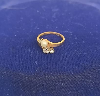 toi et moi ring in 750°/°° gold, holding...