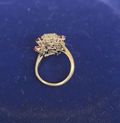 Ring in rhodium-plated 750 gold and 850 thousandth...