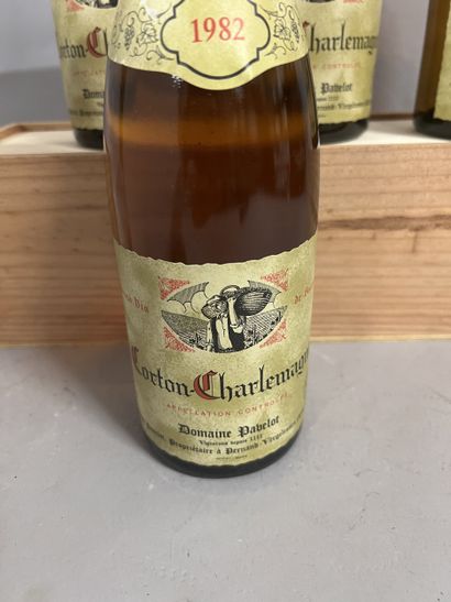 4 bottles CORTON CHARLEMAGNE, Pavelot 1982...