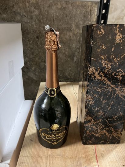 1 bottle CHAMPAGNE 
