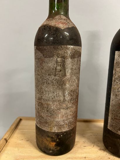 2 bottles Château LATOUR, 1° cru Pauillac...
