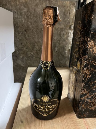 1 bottle CHAMPAGNE 