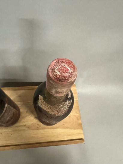 2 bottles Château LATOUR, 1° cru Pauillac...