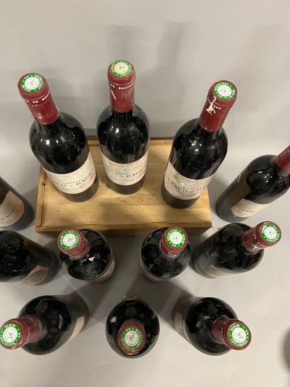 12 bottles Château LYNCH-BAGES, 5° cru Pauillac...