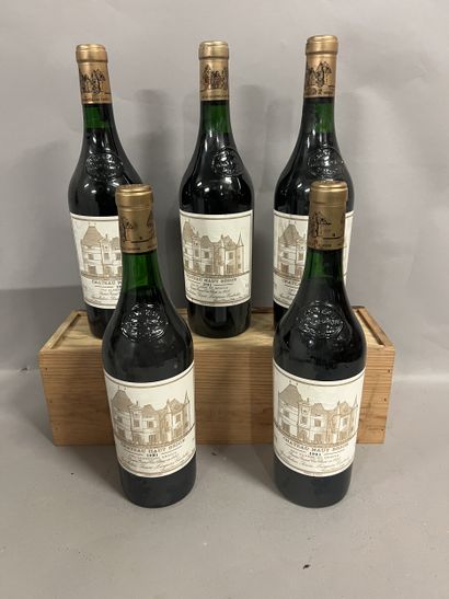5 bottles Château HAUT-BRION, 1er cru Pessac-Léognan...