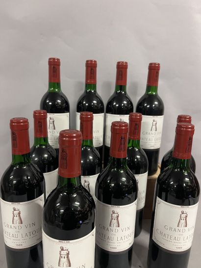 12 bottles Château LATOUR, 1° cru Pauillac...