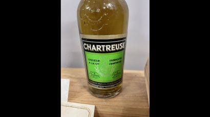 1 half-bottle CHARTREUSE verte, 