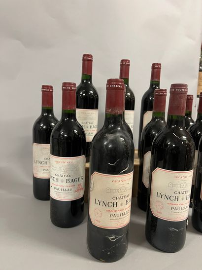 12 bottles Château LYNCH-BAGES, 5° cru Pauillac...