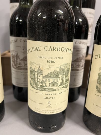 12 bottles Château CARBONNIEUX, Pessac-Léognan...