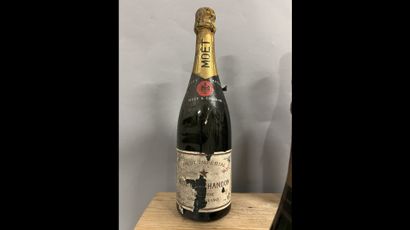 3 bottles CHAMPAGNE Moët & Chandon (ea, including...