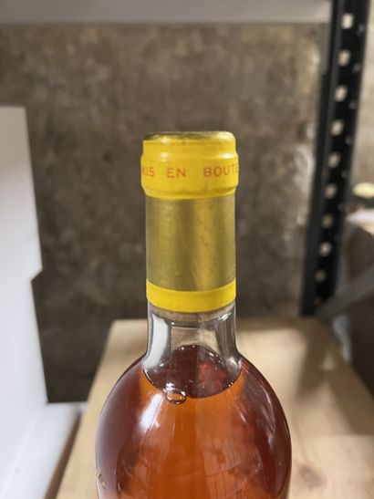 1 bottle Château D'YQUEM, 1° cru supérieur...