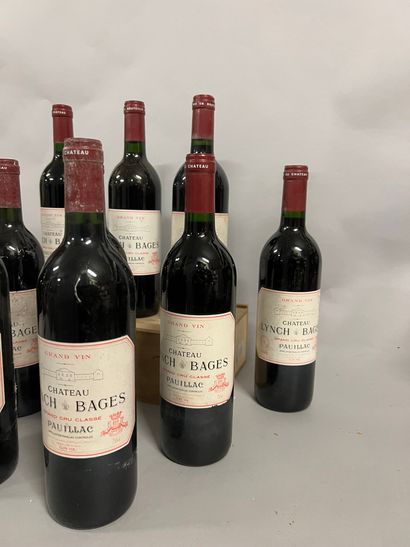 12 bottles Château LYNCH-BAGES, 5° cru Pauillac...