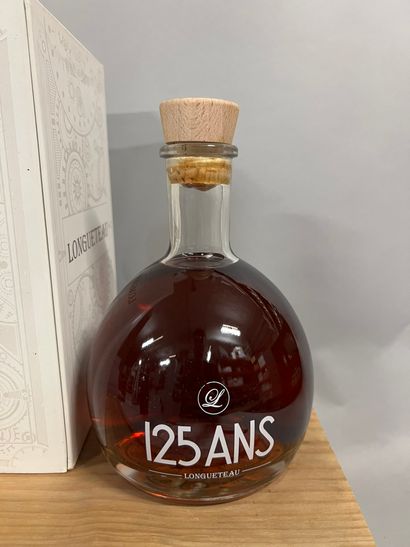 A Longueteau bottle 125 years Etui