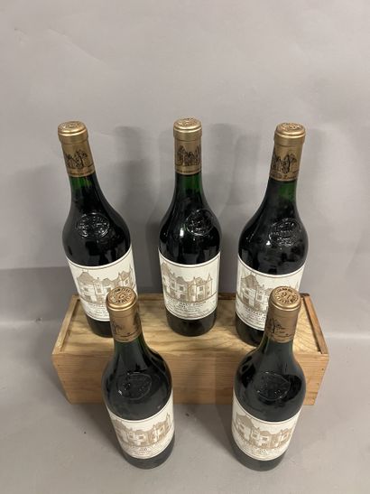 5 bottles Château HAUT-BRION, 1er cru Pessac-Léognan...