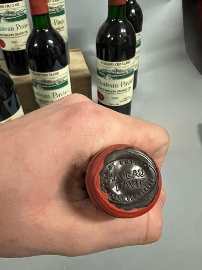 12 bottles Château PAVIE, 1° Grand Cru St-Emilion...
