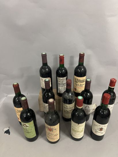 12 bottles BORDEAUX DIVERS (1 Ch. Corbin...