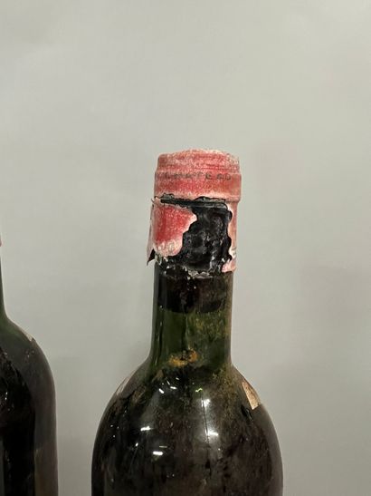 2 bottles Château LATOUR, 1° cru Pauillac...