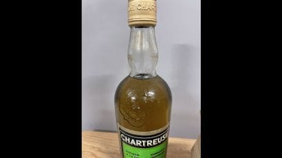 1 half-bottle CHARTREUSE verte, 