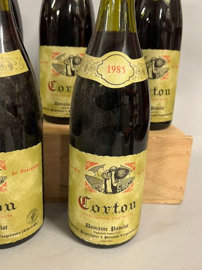5 bouteilles CORTON Pavelot 1985 (2 TLB,...