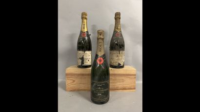 3 bottles CHAMPAGNE Moët & Chandon (ea, including...
