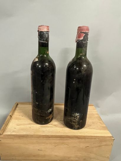 2 bottles Château LATOUR, 1° cru Pauillac...