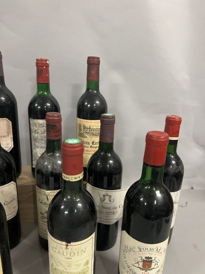 12 bottles BORDEAUX DIVERS (1 Ch. Corbin...