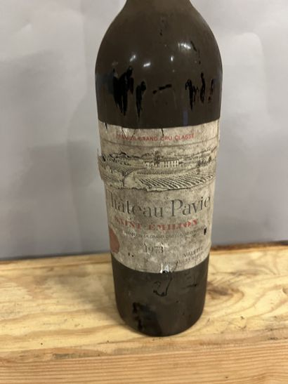 1 bottle Château PAVIE, 1° Grand Cru St-Emilion...