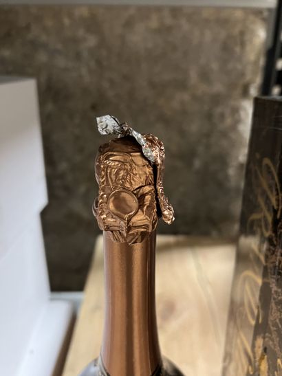 1 bottle CHAMPAGNE 