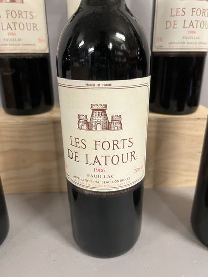6 bottles LES FORTS DE LATOUR, Pauillac 1986...