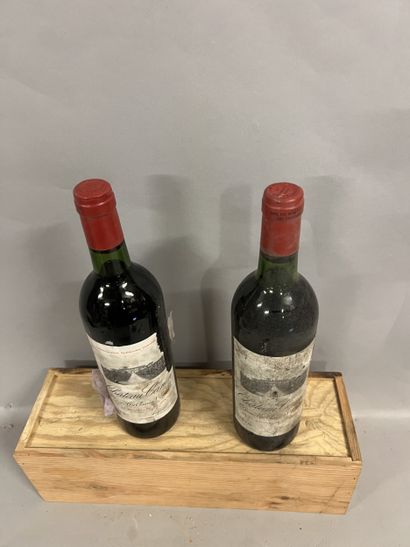 2 bottles Château CANON, 1° Grand cru St-Emilion...