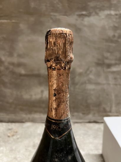 1 bottle CHAMPAGNE 