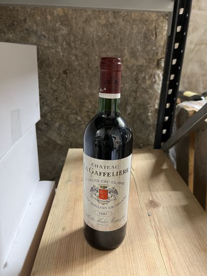 1 bottle Château LA GAFFELIERE, 1° Grand...