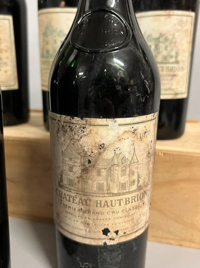 6 bottles Château HAUT-BRION, 1° cru Pessac-Léognan...