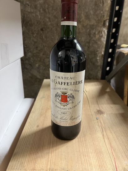 1 bottle Château LA GAFFELIERE, 1° Grand...