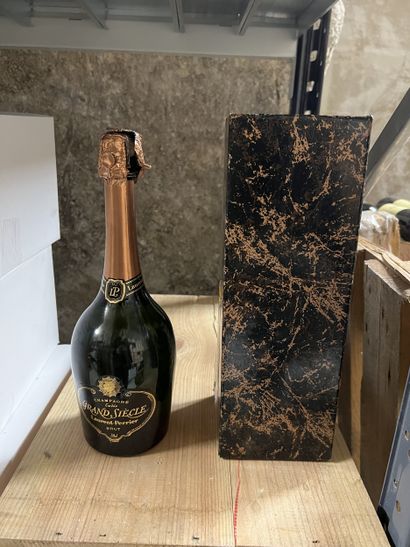 1 bottle CHAMPAGNE 