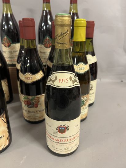 12 bottles BOURGOGNE DIVERS, (1 Jules Guillemard...