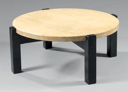 Travail français 1950
Guéridon en bois vernissé...