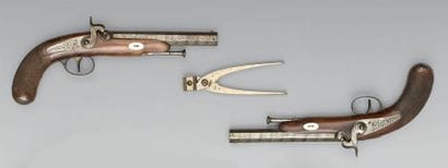 Paire de pistolets à percussion d'officier,...