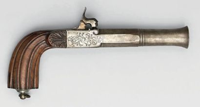 Gros pistolet à coffre à percussion, canon...