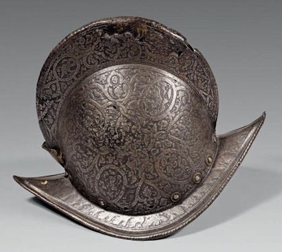 Morion en fer forgé, entièrement gravé de...