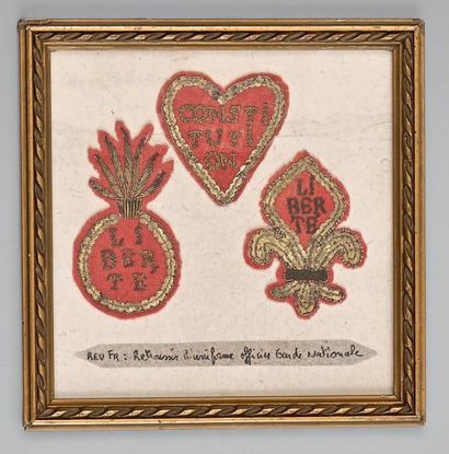 Trois retroussis d'habit d'officier en drap...