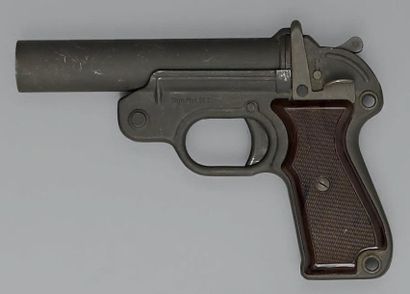 Pistolet Diana en fer phosphaté, fabrication...