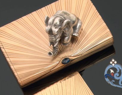 Etui à cigarettes en or 585°/oo (14k) guilloché...