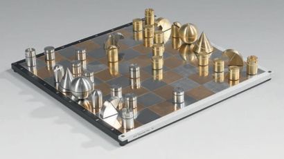 POMODORO Gio (1930 - 2002)
Jeux d'échecs...