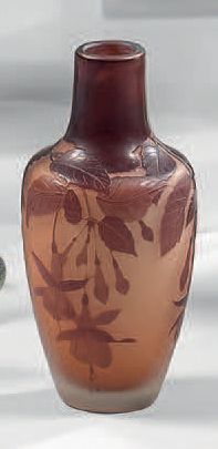 GALLE EMILE
Vase. Épreuve de tirage industriel,...