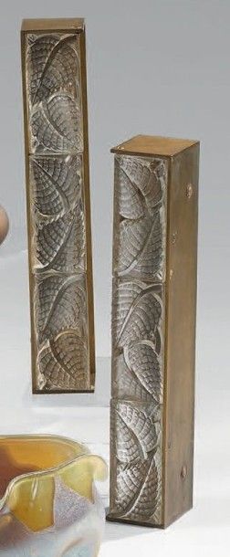 LALIQUE René (1860 - 1945)
Paire d'appliques...