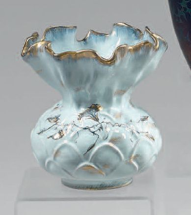 GALLE EMILE
Vase en forme d'artichaut en...